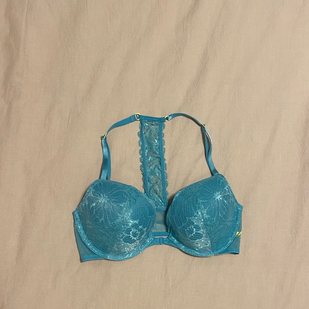 Victoria’s Secret bra, size 34C
